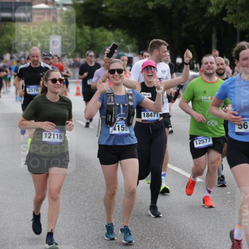 29.06.2025 - hella hamburg halbmarathon Jannik Wohlers http://msf.ph/oto/8307147 29.06.2025 10:38:10 Lombardsbrücke 56, 1721, 2151, 2576, 2660, 3094, 3095, 3216, 3286, 3323, 3726, 3777, 3841, 4028, 4139, 4155, 4159, 4259, 4260, 4316, 4883, 5085, 5089, 5155, 5617, 5684, 5735, 5913, 6695, 6696, 6875, 7117, 7148, 7371, 7561, 7692, 7849, 8583, 8635, 8718, 9004, 9424, 9699, 11635, 11697, 11728, 12075, 12116, 12577, 13000, 13200, 13823, 14096, 15644, 15755, 16174, 16214, 16708, 17091, 17250, 17333, 17478, 18471, 18709 meine-sportfotos.de