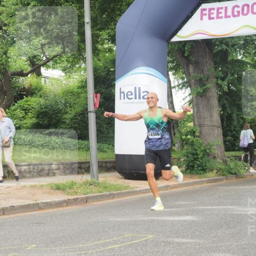 29.06.2025 - hella hamburg halbmarathon KatJ http://msf.ph/oto/8307149 29.06.2025 10:14:45 Zwischen KM18-KM19 2892 meine-sportfotos.de