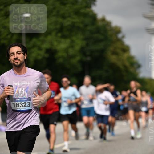 29.06.2025 - hella hamburg halbmarathon Dr. Thomas Lammeyer http://msf.ph/oto/8307155 29.06.2025 10:16:50 Kennedybrücke 1020, 1051, 2531, 2942, 3360, 4187, 4532, 6489, 7014, 7873, 8398, 8405, 9705, 10409, 10581 meine-sportfotos.de