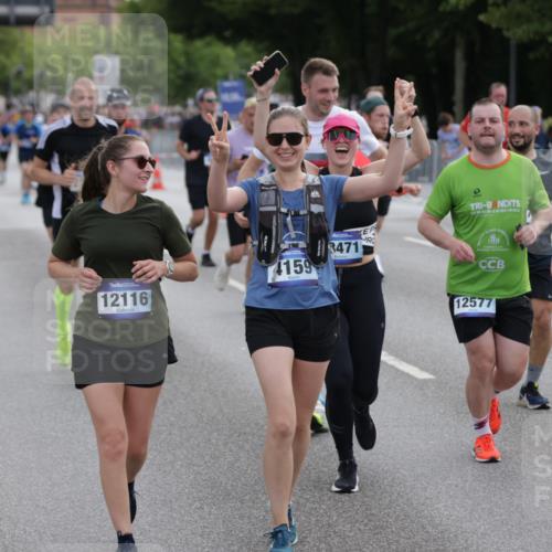 29.06.2025 - hella hamburg halbmarathon Jannik Wohlers http://msf.ph/oto/8307230 29.06.2025 10:38:10 Lombardsbrücke 56, 1721, 2151, 2576, 2660, 3094, 3095, 3216, 3286, 3323, 3726, 3777, 3841, 4028, 4139, 4155, 4159, 4259, 4260, 4316, 4883, 5085, 5089, 5155, 5617, 5684, 5735, 5913, 6695, 6696, 6875, 7117, 7148, 7371, 7561, 7692, 7849, 8583, 8635, 8718, 9004, 9424, 9699, 11635, 11697, 11728, 12075, 12116, 12577, 13000, 13200, 13823, 14096, 15644, 15755, 16174, 16214, 16708, 17091, 17250, 17333, 17478, 18471, 18709 meine-sportfotos.de