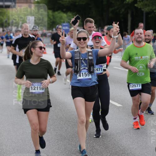 29.06.2025 - hella hamburg halbmarathon Jannik Wohlers http://msf.ph/oto/8307246 29.06.2025 10:38:10 Lombardsbrücke 56, 1721, 2151, 2576, 2660, 3094, 3095, 3216, 3286, 3323, 3726, 3777, 3841, 4028, 4139, 4155, 4159, 4259, 4260, 4316, 4883, 5085, 5089, 5155, 5617, 5684, 5735, 5913, 6695, 6696, 6875, 7117, 7148, 7371, 7561, 7692, 7849, 8583, 8635, 8718, 9004, 9424, 9699, 11635, 11697, 11728, 12075, 12116, 12577, 13000, 13200, 13823, 14096, 15644, 15755, 16174, 16214, 16708, 17091, 17250, 17333, 17478, 18471, 18709 meine-sportfotos.de