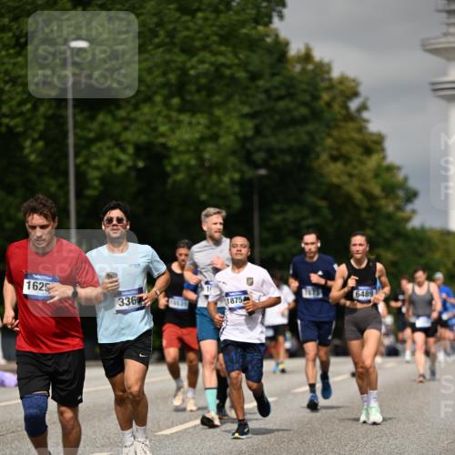 29.06.2025 - hella hamburg halbmarathon Dr. Thomas Lammeyer http://msf.ph/oto/8307255 29.06.2025 10:16:51 Kennedybrücke 1020, 1051, 2531, 2942, 3360, 4187, 4532, 6489, 7873, 8398, 8405, 9705, 10409, 10581 meine-sportfotos.de