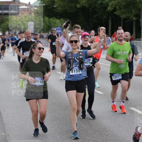 29.06.2025 - hella hamburg halbmarathon Jannik Wohlers http://msf.ph/oto/8307261 29.06.2025 10:38:10 Lombardsbrücke 56, 1721, 2151, 2576, 2660, 3094, 3095, 3216, 3286, 3323, 3726, 3777, 3841, 4028, 4139, 4155, 4159, 4259, 4260, 4316, 4883, 5085, 5089, 5155, 5617, 5684, 5735, 5913, 6695, 6696, 6875, 7117, 7148, 7371, 7561, 7692, 7849, 8583, 8635, 8718, 9004, 9424, 9699, 11635, 11697, 11728, 12075, 12116, 12577, 13000, 13200, 13823, 14096, 15644, 15755, 16174, 16214, 16708, 17091, 17250, 17333, 17478, 18471, 18709 meine-sportfotos.de