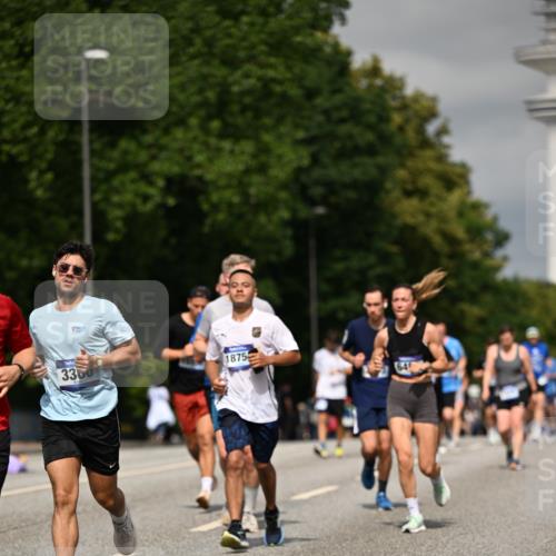 29.06.2025 - hella hamburg halbmarathon Dr. Thomas Lammeyer http://msf.ph/oto/8307282 29.06.2025 10:16:51 Kennedybrücke 1020, 1051, 2531, 2942, 3360, 4187, 4532, 6489, 7873, 8398, 8405, 9705, 10409, 10581 meine-sportfotos.de