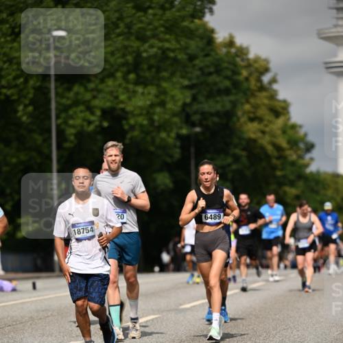 29.06.2025 - hella hamburg halbmarathon Dr. Thomas Lammeyer http://msf.ph/oto/8307351 29.06.2025 10:16:52 Kennedybrücke 1020, 1051, 1328, 2531, 2942, 3360, 4187, 4532, 5597, 5598, 6489, 7873, 8115, 8398, 8405, 9527, 9705, 10409, 10581 meine-sportfotos.de