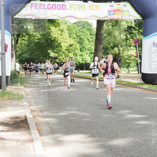 29.06.2025 - hella hamburg halbmarathon MichiJ http://msf.ph/oto/8307359 29.06.2025 10:35:37 Zwischen KM18-KM19 2864, 3852, 5362, 6168, 12870, 15350, 15478, 15479, 15573, 18297, 18922 meine-sportfotos.de