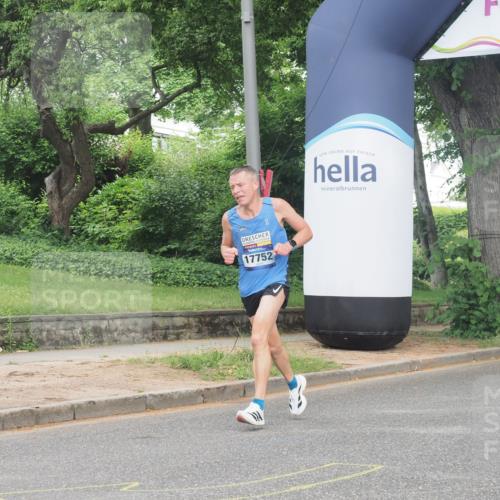 29.06.2025 - hella hamburg halbmarathon KatJ http://msf.ph/oto/8307388 29.06.2025 10:14:47 Zwischen KM18-KM19 5612 meine-sportfotos.de