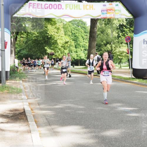 29.06.2025 - hella hamburg halbmarathon MichiJ http://msf.ph/oto/8307396 29.06.2025 10:35:37 Zwischen KM18-KM19 2864, 3852, 5362, 6168, 12870, 15350, 15478, 15479, 15573, 18297, 18922 meine-sportfotos.de