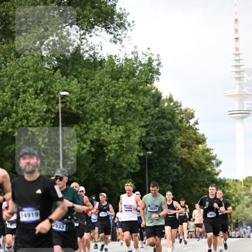 29.06.2025 - hella hamburg halbmarathon Dr. Thomas Lammeyer http://msf.ph/oto/8307399 29.06.2025 10:38:15 Kennedybrücke 1025, 1705, 1764, 1787, 2038, 2276, 2464, 2496, 2933, 3264, 3340, 3345, 3848, 4445, 4824, 4826, 5096, 5566, 5569, 5691, 5821, 5887, 6034, 6109, 6364, 6515, 6516, 6574, 6718, 7027, 7324, 7329, 7565, 7633, 7653, 7982, 8157, 8202, 8277, 8282, 8349, 8375, 8377, 8383, 8401, 9094, 9875, 10007, 10048, 10071, 10561, 10564, 11229, 11338, 11432 meine-sportfotos.de