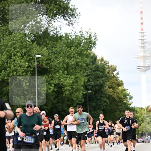 29.06.2025 - hella hamburg halbmarathon Dr. Thomas Lammeyer http://msf.ph/oto/8307413 29.06.2025 10:38:16 Kennedybrücke 1025, 1705, 1764, 1787, 2038, 2276, 2464, 2496, 2511, 2933, 3264, 3340, 3345, 3848, 4445, 4824, 4826, 5096, 5566, 5569, 5691, 5887, 6034, 6109, 6364, 6515, 6516, 6574, 6718, 6727, 7027, 7324, 7329, 7565, 7653, 7982, 8202, 8277, 8282, 8349, 8375, 8377, 8401, 9094, 9875, 10007, 10048, 10071, 10561, 10564, 11229, 11338, 11432 meine-sportfotos.de