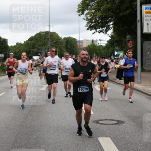 29.06.2025 - hella hamburg halbmarathon Yannick Fuchs http://msf.ph/oto/8307543 29.06.2025 10:50:26 20KM 1583, 1877, 1955, 2083, 2378, 2741, 3413, 4152, 4594, 4813, 5418, 5492, 5570, 5744, 7037, 7547, 8542, 8652, 8669, 8968, 8996, 9246, 9622, 9884, 9903, 9907, 10084, 10093, 10665, 11870, 12348, 12590, 12712, 13394, 13691, 13750, 14408, 14588, 14678, 14867, 15097, 15407, 15431, 15695, 16008, 16009, 16121, 16620, 16634, 16679, 17268, 17660, 17993, 18117, 18719, 18867, 18899, 19091 meine-sportfotos.de