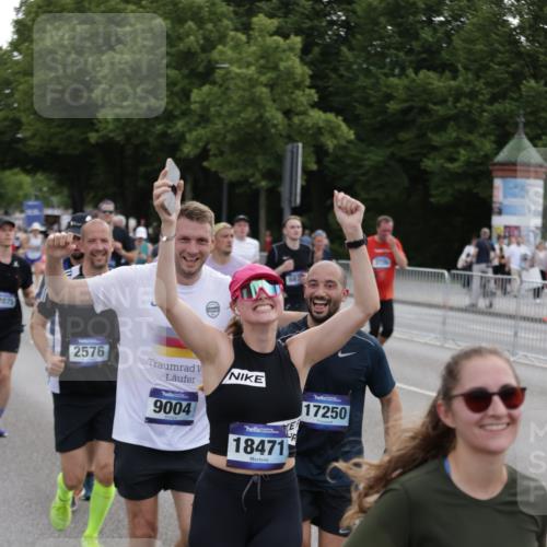29.06.2025 - hella hamburg halbmarathon Jannik Wohlers http://msf.ph/oto/8307575 29.06.2025 10:38:13 Lombardsbrücke 56, 1721, 2151, 2576, 2660, 2693, 3216, 3323, 3726, 3841, 4028, 4139, 4155, 4159, 4259, 4260, 4316, 4883, 5085, 5089, 5155, 5617, 5684, 5913, 6695, 6696, 6875, 7117, 7148, 7371, 7561, 7692, 7849, 8583, 8635, 8747, 9004, 9455, 11635, 11697, 12072, 12075, 12116, 12577, 13000, 13200, 13823, 14096, 15644, 15755, 16174, 16181, 16214, 16346, 16708, 17091, 17250, 17333, 17478, 18471, 18709 meine-sportfotos.de
