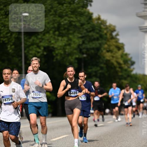 29.06.2025 - hella hamburg halbmarathon Dr. Thomas Lammeyer http://msf.ph/oto/8307613 29.06.2025 10:16:53 Kennedybrücke 1020, 1051, 1328, 2531, 2942, 3360, 4187, 4532, 4554, 5597, 5598, 6489, 7873, 8115, 8398, 8405, 9527, 9705, 10409, 10581 meine-sportfotos.de