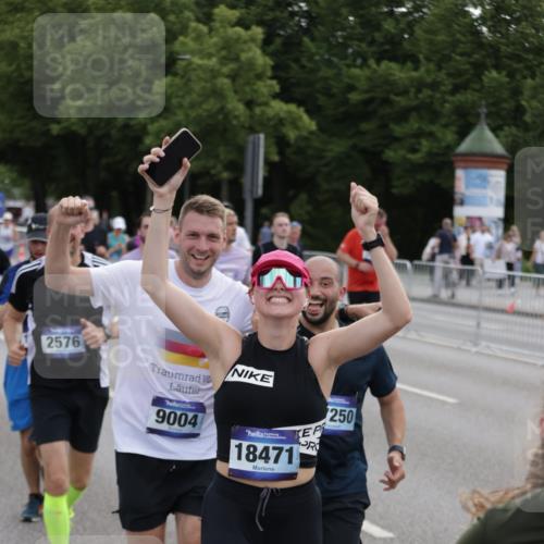 29.06.2025 - hella hamburg halbmarathon Jannik Wohlers http://msf.ph/oto/8307646 29.06.2025 10:38:13 Lombardsbrücke 56, 1721, 2151, 2576, 2660, 2693, 3216, 3323, 3726, 3841, 4028, 4139, 4155, 4159, 4259, 4260, 4316, 4883, 5085, 5089, 5155, 5617, 5684, 5913, 6695, 6696, 6875, 7117, 7148, 7371, 7561, 7692, 7849, 8583, 8635, 8747, 9004, 9455, 11635, 11697, 12072, 12075, 12116, 12577, 13000, 13200, 13823, 14096, 15644, 15755, 16174, 16181, 16214, 16346, 16708, 17091, 17250, 17333, 17478, 18471, 18709 meine-sportfotos.de