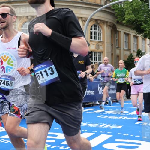 29.06.2025 - hella hamburg halbmarathon Strokosch-Dieckow http://msf.ph/oto/8307673 29.06.2025 10:56:16 Ziel 1193, 3048, 4029, 5465, 5672, 7547, 8639, 9622, 9903, 9907, 10789, 11231, 11309, 12348, 14363, 15300, 15484, 16113, 16375, 16634, 17468, 18117, 18495, 18652, 18741, 19152 meine-sportfotos.de