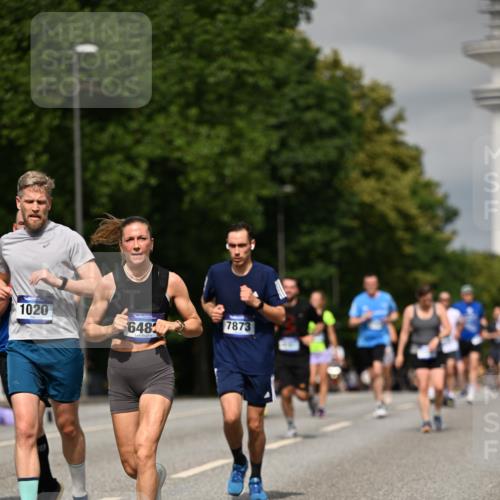 29.06.2025 - hella hamburg halbmarathon Dr. Thomas Lammeyer http://msf.ph/oto/8307696 29.06.2025 10:16:54 Kennedybrücke 1020, 1051, 1328, 2531, 2942, 3360, 4187, 4532, 4554, 5597, 5598, 6489, 7873, 8115, 8398, 8405, 9527, 9705, 10409, 10581 meine-sportfotos.de