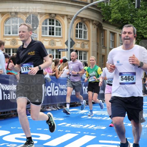 29.06.2025 - hella hamburg halbmarathon Strokosch-Dieckow http://msf.ph/oto/8307710 29.06.2025 10:56:17 Ziel 1193, 3048, 4029, 5465, 5672, 7547, 7742, 8639, 9622, 9903, 9907, 10789, 11231, 11309, 12348, 14363, 15300, 15484, 15818, 16113, 16375, 16634, 17468, 18117, 18495, 18652, 18741, 19152 meine-sportfotos.de
