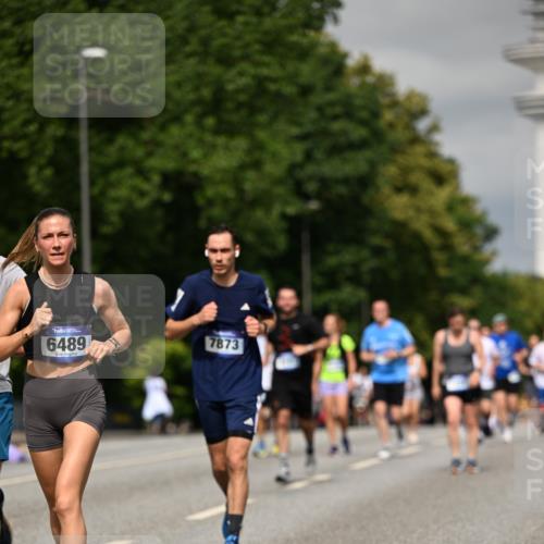 29.06.2025 - hella hamburg halbmarathon Dr. Thomas Lammeyer http://msf.ph/oto/8307753 29.06.2025 10:16:54 Kennedybrücke 1020, 1051, 1328, 2531, 2942, 3360, 4187, 4532, 4554, 5597, 5598, 6489, 7873, 8115, 8398, 8405, 9527, 9705, 10409, 10581 meine-sportfotos.de