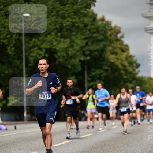 29.06.2025 - hella hamburg halbmarathon Dr. Thomas Lammeyer http://msf.ph/oto/8307779 29.06.2025 10:16:55 Kennedybrücke 1020, 1051, 1328, 2531, 2942, 3360, 4187, 4532, 4554, 5597, 5598, 6489, 7873, 8115, 8398, 8405, 9527, 9705, 10409, 10581 meine-sportfotos.de