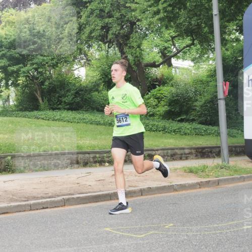 29.06.2025 - hella hamburg halbmarathon KatJ http://msf.ph/oto/8307789 29.06.2025 10:14:49 Zwischen KM18-KM19 5612 meine-sportfotos.de