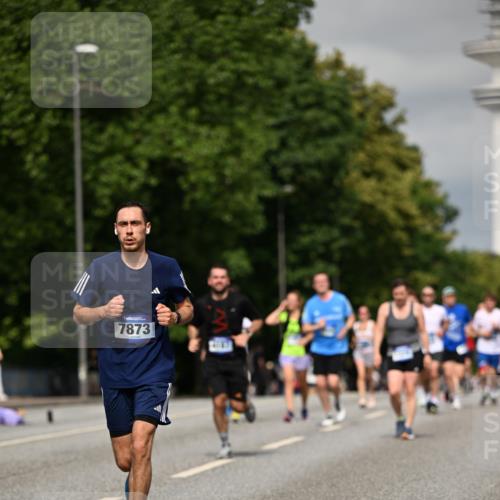 29.06.2025 - hella hamburg halbmarathon Dr. Thomas Lammeyer http://msf.ph/oto/8307790 29.06.2025 10:16:55 Kennedybrücke 1020, 1051, 1328, 2531, 2942, 3360, 4187, 4532, 4554, 5597, 5598, 6489, 7873, 8115, 8398, 8405, 9527, 9705, 10409, 10581 meine-sportfotos.de
