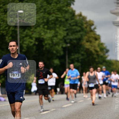 29.06.2025 - hella hamburg halbmarathon Dr. Thomas Lammeyer http://msf.ph/oto/8307847 29.06.2025 10:16:56 Kennedybrücke 1020, 1051, 1328, 2531, 2942, 3360, 4187, 4532, 4554, 5597, 5598, 6489, 7873, 8115, 8398, 8405, 9527, 9705, 10409, 10581 meine-sportfotos.de