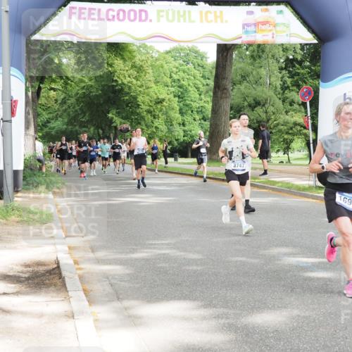 29.06.2025 - hella hamburg halbmarathon MichiJ http://msf.ph/oto/8307859 29.06.2025 10:35:40 Zwischen KM18-KM19 1696, 2864, 3747, 5362, 6168, 9482, 12870, 15350, 15478, 15573, 16175, 18297, 18922 meine-sportfotos.de