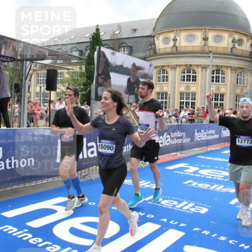 29.06.2025 - hella hamburg halbmarathon Michael Strokosch http://msf.ph/oto/8307945 29.06.2025 10:58:07 Ziel 1200, 1563, 1611, 3141, 4319, 4579, 6531, 6892, 8089, 10036, 10408, 11832, 12378, 12773, 13465, 13666, 15090, 15189, 15527, 18762 meine-sportfotos.de