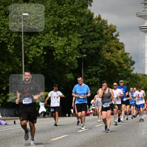 29.06.2025 - hella hamburg halbmarathon Dr. Thomas Lammeyer http://msf.ph/oto/8307974 29.06.2025 10:16:57 Kennedybrücke 1020, 1051, 1328, 2531, 2942, 3360, 4187, 4532, 4554, 5597, 5598, 6489, 7873, 8115, 8398, 8405, 9527, 9705, 10581 meine-sportfotos.de