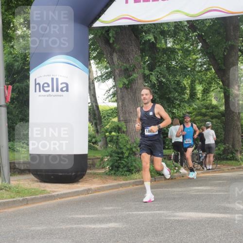 29.06.2025 - hella hamburg halbmarathon KatJ http://msf.ph/oto/8307994 29.06.2025 10:14:56 Zwischen KM18-KM19  meine-sportfotos.de