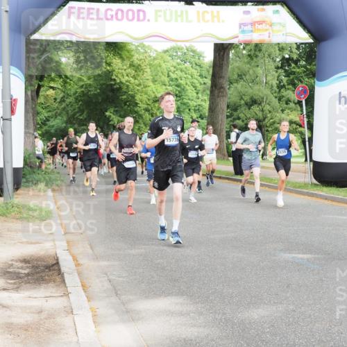 29.06.2025 - hella hamburg halbmarathon MichiJ http://msf.ph/oto/8308005 29.06.2025 10:35:46 Zwischen KM18-KM19 1696, 2839, 2869, 3747, 6009, 9482, 10000, 15735, 16175, 16766 meine-sportfotos.de