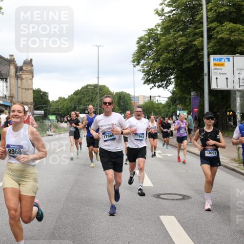 29.06.2025 - hella hamburg halbmarathon Yannick Fuchs http://msf.ph/oto/8308010 29.06.2025 10:50:28 20KM 1583, 1955, 2083, 2741, 3413, 4152, 4594, 4813, 5418, 5492, 5570, 5744, 6399, 6416, 6835, 7037, 7547, 8542, 8652, 8669, 8968, 8996, 9246, 9727, 9884, 9903, 9907, 9934, 10084, 10093, 10665, 11870, 12348, 12440, 12590, 12712, 13394, 13666, 13691, 13750, 14408, 14588, 14678, 14867, 15097, 15407, 15431, 15695, 16008, 16009, 16121, 16620, 16634, 16679, 17268, 17660, 17993, 18719, 18867, 18899, 19091 meine-sportfotos.de