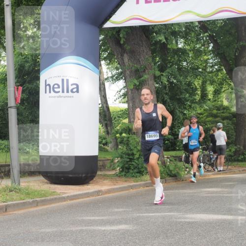 29.06.2025 - hella hamburg halbmarathon KatJ http://msf.ph/oto/8308040 29.06.2025 10:14:56 Zwischen KM18-KM19  meine-sportfotos.de