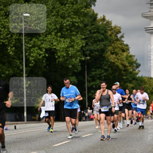 29.06.2025 - hella hamburg halbmarathon Dr. Thomas Lammeyer http://msf.ph/oto/8308103 29.06.2025 10:16:58 Kennedybrücke 1020, 1051, 1328, 2531, 2942, 3360, 4187, 4532, 4554, 5597, 5598, 6489, 7873, 8115, 8398, 8405, 9527, 10581 meine-sportfotos.de