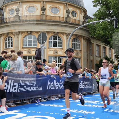 29.06.2025 - hella hamburg halbmarathon Strokosch-Dieckow http://msf.ph/oto/8308145 29.06.2025 10:56:25 Ziel 1583, 3048, 3413, 4029, 5672, 5744, 6399, 7742, 8542, 8652, 8863, 9622, 10093, 10665, 11231, 11309, 15300, 15407, 15818, 16257, 16261, 16375, 17268, 17734, 18117, 18495, 18652, 18741, 18746, 18835 meine-sportfotos.de