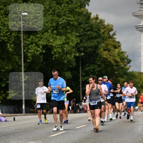 29.06.2025 - hella hamburg halbmarathon Dr. Thomas Lammeyer http://msf.ph/oto/8308181 29.06.2025 10:16:58 Kennedybrücke 1020, 1051, 1328, 2531, 2942, 3360, 4187, 4532, 4554, 5597, 5598, 6489, 7873, 8115, 8398, 8405, 9527, 10581 meine-sportfotos.de