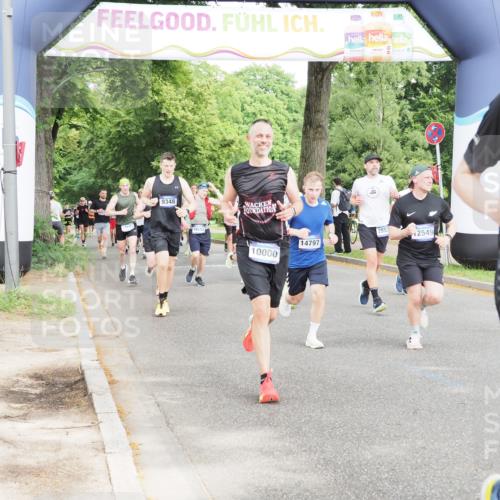 29.06.2025 - hella hamburg halbmarathon MichiJ http://msf.ph/oto/8308220 29.06.2025 10:35:48 Zwischen KM18-KM19 2839, 2869, 2953, 4553, 6009, 9482, 10000, 12549, 14797, 15735, 15784, 16592, 16766, 17915, 18430, 18887 meine-sportfotos.de