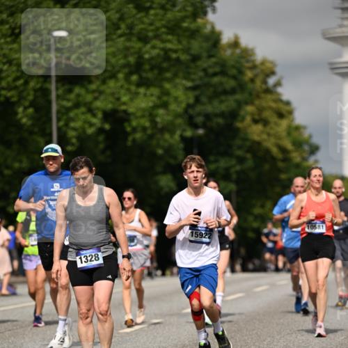 29.06.2025 - hella hamburg halbmarathon Dr. Thomas Lammeyer http://msf.ph/oto/8308230 29.06.2025 10:17:04 Kennedybrücke 1007, 1020, 1051, 1328, 3360, 4187, 4554, 5597, 5598, 6489, 7873, 8115, 8279, 9527, 10581 meine-sportfotos.de