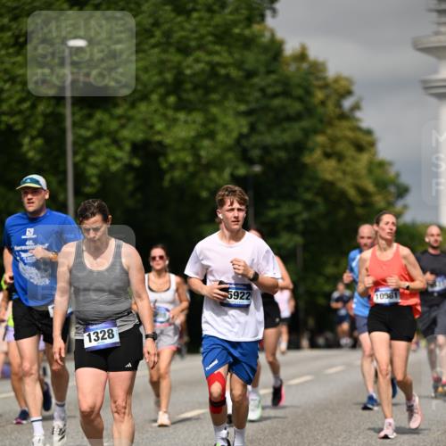 29.06.2025 - hella hamburg halbmarathon Dr. Thomas Lammeyer http://msf.ph/oto/8308276 29.06.2025 10:17:04 Kennedybrücke 1007, 1020, 1051, 1328, 3360, 4187, 4554, 5597, 5598, 6489, 7873, 8115, 8279, 9527, 10581 meine-sportfotos.de