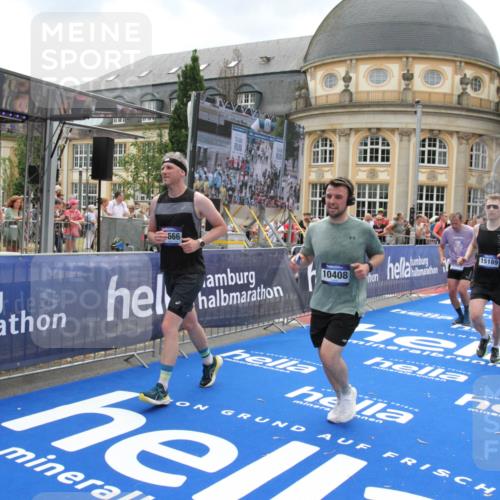 29.06.2025 - hella hamburg halbmarathon Michael Strokosch http://msf.ph/oto/8308301 29.06.2025 10:58:12 Ziel 1563, 1611, 2907, 4319, 4426, 6892, 8290, 10408, 13666, 15125, 15189 meine-sportfotos.de