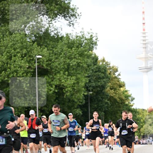 29.06.2025 - hella hamburg halbmarathon Dr. Thomas Lammeyer http://msf.ph/oto/8308328 29.06.2025 10:38:17 Kennedybrücke 1025, 1705, 1764, 1787, 2038, 2276, 2464, 2496, 2510, 2511, 2933, 3264, 3340, 3345, 3848, 4445, 4824, 4826, 4942, 5096, 5566, 5569, 5691, 6034, 6109, 6364, 6515, 6516, 6574, 6718, 6727, 7027, 7324, 7329, 7565, 7653, 7982, 8202, 8277, 8282, 8349, 8401, 9094, 9875, 10007, 10048, 10071, 10561, 10564, 11229, 11338, 11432 meine-sportfotos.de