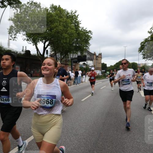 29.06.2025 - hella hamburg halbmarathon Yannick Fuchs http://msf.ph/oto/8308351 29.06.2025 10:50:29 20KM 1583, 1955, 2083, 2741, 3413, 3836, 4152, 4594, 4813, 5418, 5492, 5570, 6399, 6416, 6835, 7037, 7547, 8542, 8652, 8669, 8968, 8996, 9246, 9727, 9884, 9903, 9907, 9934, 10084, 10093, 10665, 11870, 12348, 12440, 12590, 12712, 13394, 13666, 13691, 13750, 14408, 14588, 14678, 14867, 15097, 15407, 15431, 15695, 16008, 16009, 16121, 16620, 16634, 16679, 17268, 17660, 17993, 18719, 18867, 18899, 19091 meine-sportfotos.de