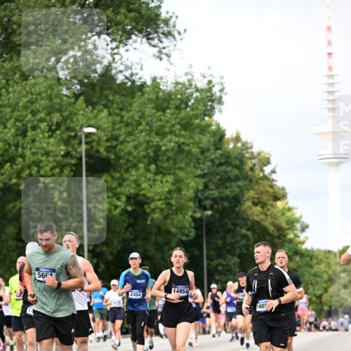 29.06.2025 - hella hamburg halbmarathon Dr. Thomas Lammeyer http://msf.ph/oto/8308469 29.06.2025 10:38:18 Kennedybrücke 1025, 1705, 1764, 1787, 2038, 2276, 2464, 2496, 2510, 2511, 2933, 3340, 3848, 4445, 4824, 4826, 4942, 5096, 5566, 5569, 5691, 6034, 6109, 6364, 6574, 6718, 6727, 7324, 7329, 7565, 7653, 7982, 8202, 8277, 8282, 9094, 9875, 10007, 10048, 10071, 10561, 10564, 11122, 11229, 11338, 11432 meine-sportfotos.de