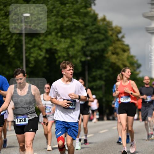29.06.2025 - hella hamburg halbmarathon Dr. Thomas Lammeyer http://msf.ph/oto/8308474 29.06.2025 10:17:05 Kennedybrücke 1007, 1020, 1051, 1328, 4187, 4554, 5597, 5598, 6489, 7873, 8115, 8279, 9527, 10581 meine-sportfotos.de