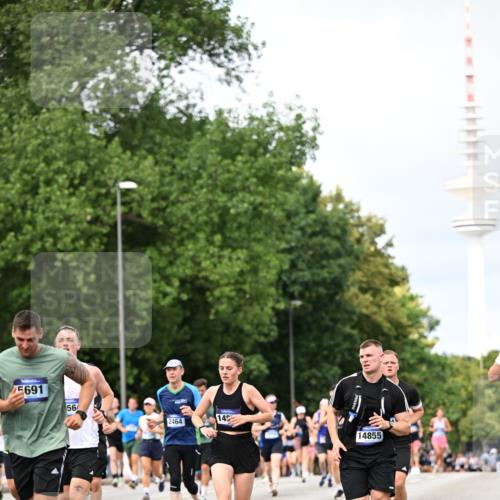 29.06.2025 - hella hamburg halbmarathon Dr. Thomas Lammeyer http://msf.ph/oto/8308500 29.06.2025 10:38:19 Kennedybrücke 1025, 1705, 1764, 1787, 2038, 2276, 2464, 2496, 2510, 2511, 2933, 3340, 3829, 4445, 4824, 4826, 4942, 5096, 5566, 5569, 5691, 6034, 6109, 6364, 6574, 6718, 6727, 7324, 7329, 7565, 7653, 7982, 8202, 8277, 8282, 9094, 9875, 10007, 10048, 10071, 10561, 10564, 11122, 11229, 11338, 11432 meine-sportfotos.de
