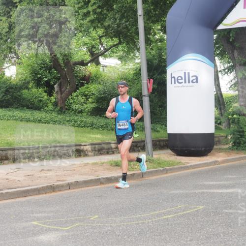 29.06.2025 - hella hamburg halbmarathon KatJ http://msf.ph/oto/8308504 29.06.2025 10:14:59 Zwischen KM18-KM19  meine-sportfotos.de
