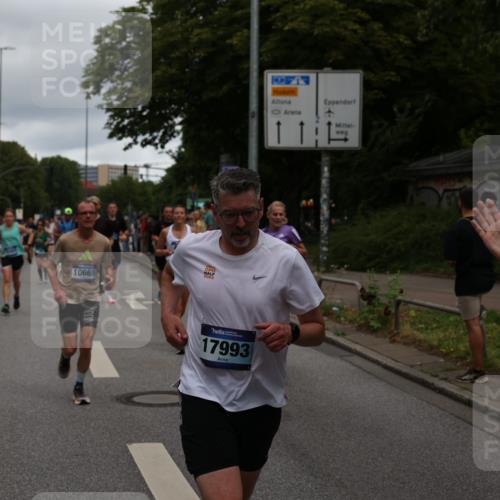 29.06.2025 - hella hamburg halbmarathon Yannick Fuchs http://msf.ph/oto/8308528 29.06.2025 10:50:30 20KM 1583, 1955, 2083, 2741, 3413, 3836, 4152, 4594, 4813, 5418, 5492, 5570, 6399, 6416, 6835, 7037, 7547, 8393, 8542, 8652, 8669, 8968, 8996, 9246, 9727, 9884, 9903, 9907, 9934, 10084, 10093, 10665, 11212, 11870, 12348, 12440, 12590, 12712, 13394, 13666, 13691, 13750, 14408, 14588, 14678, 14867, 15097, 15407, 15431, 15695, 16008, 16009, 16121, 16620, 16634, 16679, 17268, 17660, 17993, 18208, 18719, 18867, 18899, 19091 meine-sportfotos.de