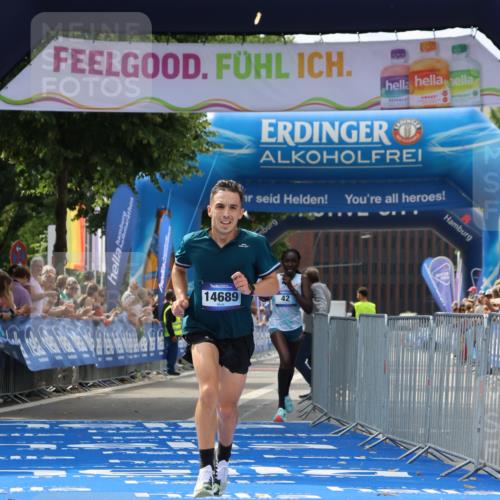 29.06.2025 - hella hamburg halbmarathon Strokosch-Dieckow http://msf.ph/oto/8308539 29.06.2025 10:13:55 Ziel 31, 42, 14689 meine-sportfotos.de
