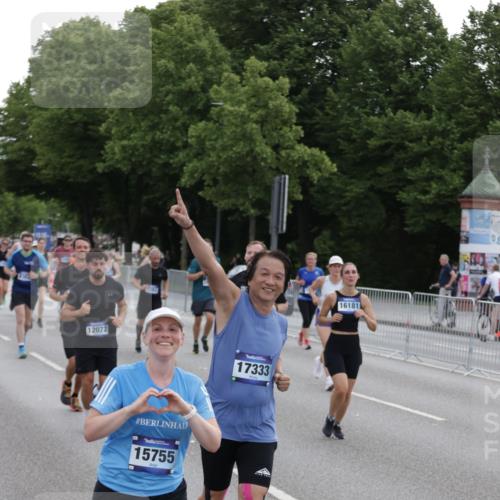 29.06.2025 - hella hamburg halbmarathon Jannik Wohlers http://msf.ph/oto/8308577 29.06.2025 10:38:20 Lombardsbrücke 56, 1232, 1390, 2576, 2660, 2693, 3216, 3323, 3726, 3927, 4028, 4259, 4260, 4316, 4964, 5617, 5684, 5913, 6695, 6696, 6875, 7148, 7263, 7561, 7849, 8367, 8583, 8635, 8747, 9004, 9455, 9708, 10554, 10604, 11059, 11635, 11697, 12028, 12072, 12075, 12577, 12722, 14096, 14557, 14558, 15755, 16181, 16346, 17250, 17333, 18050, 18471, 18504 meine-sportfotos.de