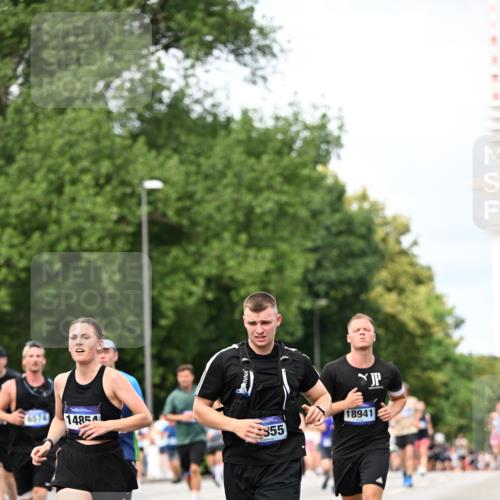 29.06.2025 - hella hamburg halbmarathon Dr. Thomas Lammeyer http://msf.ph/oto/8308604 29.06.2025 10:38:21 Kennedybrücke 1025, 1705, 1764, 1787, 2038, 2276, 2464, 2496, 2510, 2511, 2933, 3829, 4445, 4479, 4824, 4826, 4942, 5096, 5566, 5569, 5691, 6034, 6109, 6574, 6718, 6727, 7324, 7329, 7565, 8202, 8277, 8282, 9094, 9514, 9875, 10007, 10048, 10071, 10561, 10564, 11122, 11229, 11338, 11432 meine-sportfotos.de